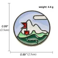 Emaille-Pin mit Gebirgslandschaft, runde Brosche mit Schneegipfel, 2,5 cm Durchmesser - Gebirgslandschaft-Stil (A00283)