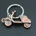 Vintage Metall-Schlüsselanhänger in Motorrad-Form mit roter Kupferbeschichtung auf Leder - Rotkupfer Vintage Motorrad (B00012)