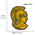 Emaillierte Achilles-Held-Brosche mit gelb-schwarzem Helm, Größe 3,1 cm x 2,2 cm - Achilles Porträt (A00978) / Gelb