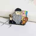 Dettaglio macro della spilla smaltata dell'artista Leonardo da Vinci con tavolozza - Pietra Picasso