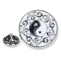 Retro Yin Yang Emaille-Brosche in Silberlegierung mit Wolkenmustern und Schmetterlingsverschluss - Silbernes Rankenmuster Tai Chi Stil (A00102)