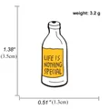 Détails de la broche bouteille en émail indiquant 3,5cm de haut et 3,2g de poids - Style de Flacon de Pilules (A01075)