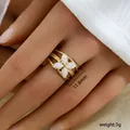 Anello in acciaio al titanio dorato con fiore bianco e fascia a tre strati intrecciata - Design con Trama Intrecciata a Quadrifoglio (264)