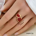 Dettaglio del ciondolo a cuore in smalto rosso da 12,4 mm su anello dorato da 2,3 g - Design Doppia Goccia Rosso (268)