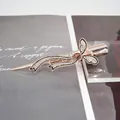 Elegante molletta per capelli a farfalla in oro rosa con strass e ambra - Champagne