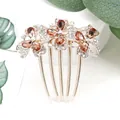 Bloemen haarkam van goudlegering met champagne kristallen voor een elegant kapsel - Drie Bloemen Stijl / Champagne