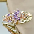Funkelnde lila Kristall-Blumen-Haarklammer mit Goldmetall und Diamant-Akzenten - Lavendel