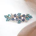 Barrette à fleurs dorée élégante avec cristaux bleus et perles blanches pour mariée - Floral Perle Bleu