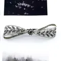Barrette nœud en alliage argenté ornée de strass gris foncé et motif floral - Série Bi'an Gris