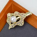 Elegante pinza para el pelo dorada con pedrería de corazón y una perla blanca fina - Y0021-04