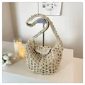 Sac hobo chic en crochet beige fait main avec texture tissée naturelle et doublure interne - Beige