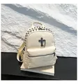 Zaino bianco crema chic con borchie a cono nere e decorazione con catena a croce gotica - Taglia unica / Bianco