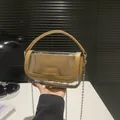 Transparente PVC-Gelee-Umhängetasche mit braunem Leder-Innenbeutel und Kettenriemen - Khaki