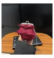 Borsa a cornice rosso scuro con fiocco e tracolla a catena con sfere per donna - Rosso