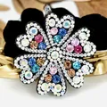 Élastique à cheveux trèfle en strass colorés avec cordon en velours noir élégant - Marigold Colors