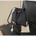 Große wasserdichte Nylon-Beuteltasche in Schwarz mit Kordelzug für Freizeit und Reisen - Einheitsgröße / Schwarz