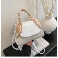 Schicke weiße und beige Handtasche mit Seidenschal-Griff und Leder-Schultergurt - Einheitsgröße / Weiß