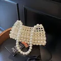 Borsa a mano in perle bianche intrecciate a mano con elegante manico in perle - Taglia unica / Bianco Sporco