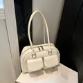 Borsa Boston avorio in pelle verniciata con doppie tasche frontali e cerniere argento - Senza Ciondolo / Bianco Sporco
