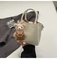 Sac seau en cuir blanc avec pendentif ours et bandoulière réglable pour femmes - Avec Pendentif Ours / Blanc
