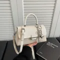 Sac bandoulière chic en toile beige avec détails en cuir blanc et breloque cœur - Avec Pendentif / Blanc
