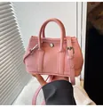 Bolso pequeño rosa de piel granulada con asas y correa ajustable para hombro - Sin colgante / Rosa