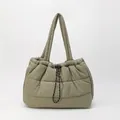 Bolso tote acolchado verde oliva con cordón ajustable y correa de hombro suave - Sin colgante / Verde