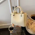 Bolso tipo cubo beige con patrón lichi, asa anudada y correa extraíble para mujer - Sin colgante / Amarillo