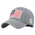 Detalle de gorra de béisbol de algodón gris lavado con bordado de la bandera de EE. UU. - Ajustable / Gris