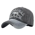 Detail der verwaschenen Baumwoll-Baseballkappe mit Stickerei und Distressed-Effekt am Schirm - Verstellbar / 11207-8 Grau und Schwarz