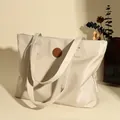 Sac fourre-tout en nylon beige crème à grande capacité avec badge en cuir marron - Taille unique / Abricot