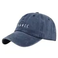 Ricamo dettagliato della scritta CHANCE bianca su un berretto da baseball in denim blu - Regolabile / Blu navy