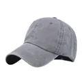 Dettaglio di un cappellino da baseball vintage grigio lavato con cuciture e occhielli traspiranti - Regolabile 54-59cm / Grigio
