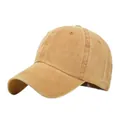 Dettaglio ravvicinato del cappellino da baseball in cotone lavato kaki stile vintage - Regolabile 54-59cm / Giallo