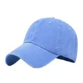 Dettaglio del cappellino azzurro in cotone lavato con occhielli di ventilazione e cuciture - Regolabile 54-59cm / Azzurro