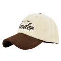 Dettaglio della trama in velluto e ricamo WILD AND Wonder sul berretto da baseball bicolore - Regolabile / Beige con Caffè