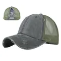 Détail de casquette queue-de-cheval délavée avec filet olive et texture vintage usée - Réglable / Vert Militaire