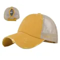 Dettaglio cappellino a coda di cavallo giallo zenzero con effetto usurato e rete - Regolabile / Giallo