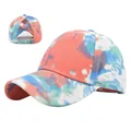 Λεπτομέρεια καπέλου tie-dye με άνοιγμα για αλογοουρά και ελαστικούς χιαστί ιμάντες πίσω - Ρυθμιζόμενο / Πορτοκαλί Tie-Dye