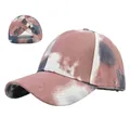 Λεπτομέρεια καπέλου tie-dye για αλογοουρά με ελαστικούς ιμάντες για ψηλά χτενίσματα - Ρυθμιζόμενο / Σονισμένο Ροζ Tie Dye
