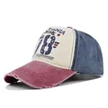 Primo piano della visiera consumata con fori di un cappellino da baseball vintage - Regolabile / Rosso Vino Stampa California 78