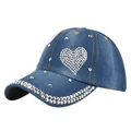 Gorra de béisbol vaquera azul con corazón de diamantes y remaches de plata sobre blanco - Azul - Estilo Patrón Corazón