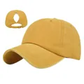 Détail d'une casquette de baseball jaune moutarde délavée avec fente pour queue de cheval - Réglable / Jaune