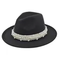 Détail de la bande de perles sur un chapeau fedora noir en feutre de laine à bord large - M (56-58cm) / Gris foncé