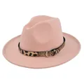 Dettaglio cappello fedora in lana rosa con cinturino in pelle leopardata e fibbia in metallo - M (56-58cm) / Rosa Antico