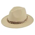Dettaglio cappello fedora beige a tesa larga con catena decorativa in oro spesso - M(56-58cm) / Beige