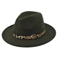 Dettaglio cappello fedora in lana verde scuro con cinturino leopardato e fibbia argento - M (56-58cm) / Verde Militare