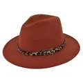 Detalle del sombrero fedora color caramelo con banda de leopardo y hebilla oro - M (56-58cm) / Rojo óxido