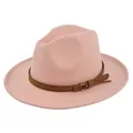 Roze vilten fedora hoed met bruine lederen riem en gouden gesp detail vanuit 45 graden hoek - M(56-58cm) / Oudroze
