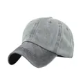 Gros plan détaillé de la casquette vintage gris foncé avec texture délavée - Réglable 54-59 / Noir + Vert Militaire